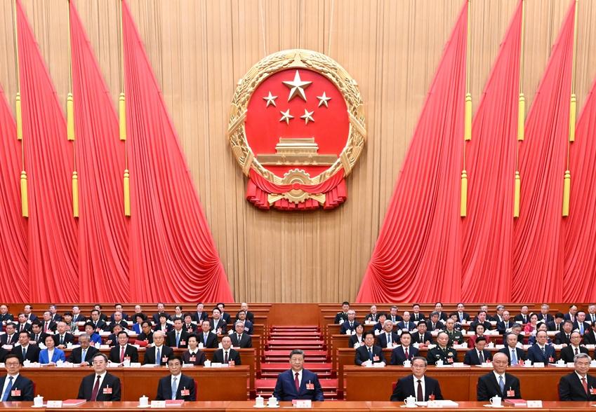 十四届全国人大四次会议在京闭幕